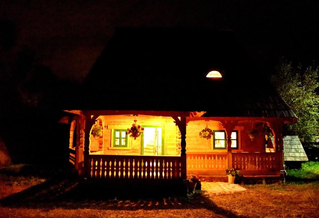 Дома для отпуска Căsuța Maramureșeană din Vadu Izei Ваду-Изей-16